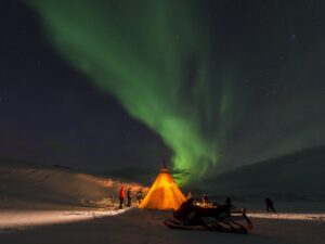 2 Hour Snowmobile Safari in the Polar Night